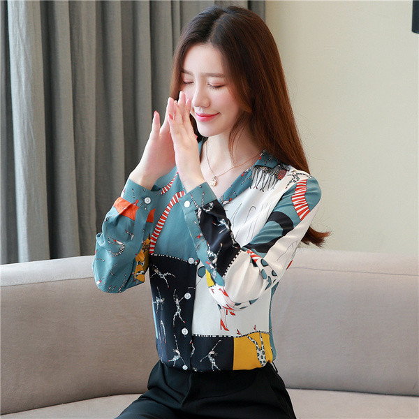 Modern női ing hosszú ujjal és gombokkal