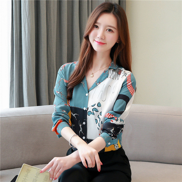 Modern női ing hosszú ujjal és gombokkal