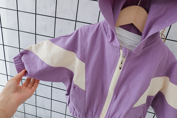 Geaca modernă pentru copii pentru băieți și fete cu glugă este violet și alb