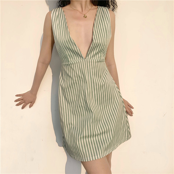 Rochie actuală de damă cu decolteu în V