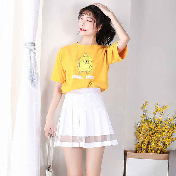 Modern női szoknya magas szoknyával fehér és fekete színben