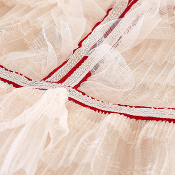 Modern női ruha két színben, tüllvel