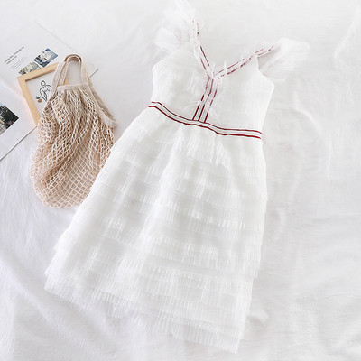 Modern női ruha két színben, tüllvel