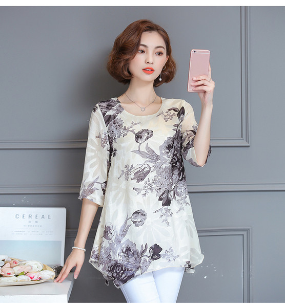 Stílusos női blúz két színben virágos motívumokkal