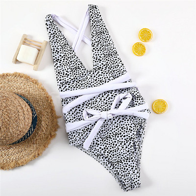 Divatos fürdőruha megkötős három színben