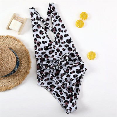 Divatos fürdőruha megkötős három színben