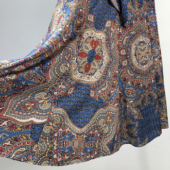 Női hosszú szoknya, derékban gombokkal és megkötővel