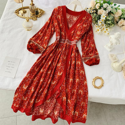 Modern női ruha V-nyakú és hosszú ujjú piros színben