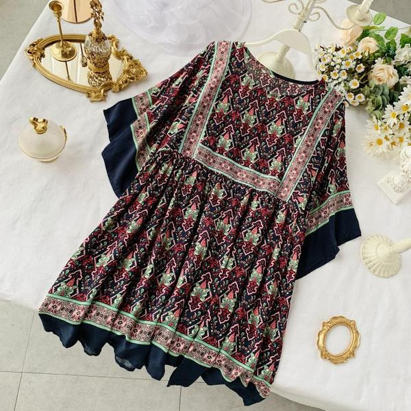 Lezser női ruha széles modell színes mintával két színben