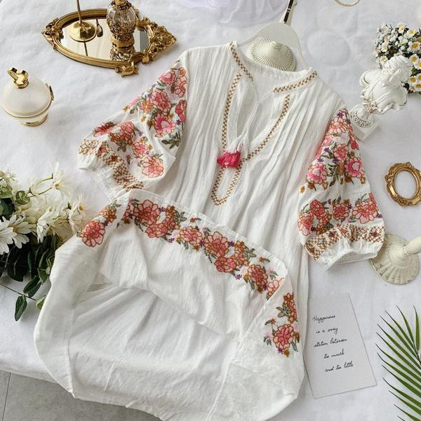 Alkalmi női ruha virágos hímzéssel több színben