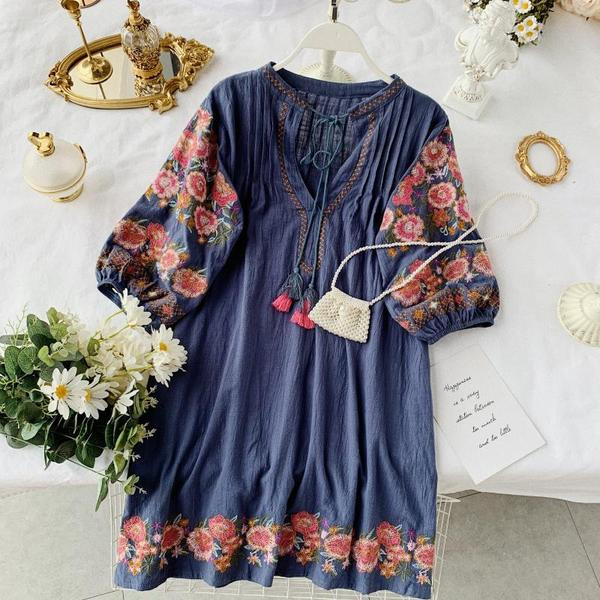 Alkalmi női ruha virágos hímzéssel több színben