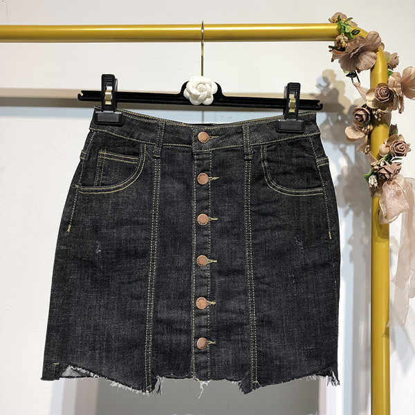 Női farmer rövid szoknya kék és fekete gombokkal