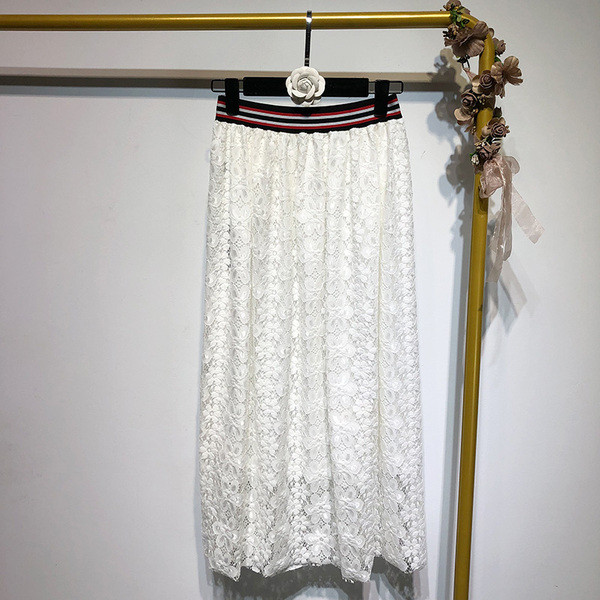 Hosszú csipkeszoknya színes gumival - három színben