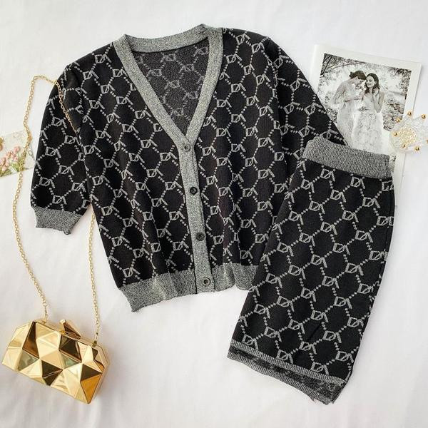 Kétrészes női szett fekete, piros és barna színben