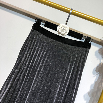 Hosszú redőzött szoknya fekete színben