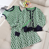 Stílusos női szett, mely egy kardigánt és egy ruhát tartalmaz két színben