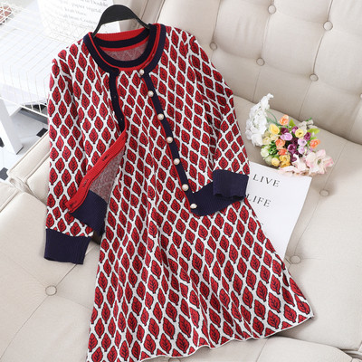 Stílusos női szett, mely egy kardigánt és egy ruhát tartalmaz két színben