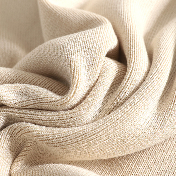 Női mellény O-alakú gallérral, fekete és bézs színben