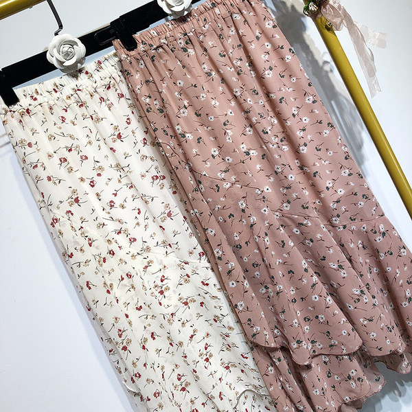 Hosszú szabású szoknya két színben virágmintával