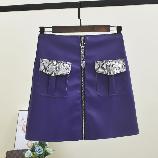 Aktuális női bőrszoknya cipzárral és zsebekkel több színben