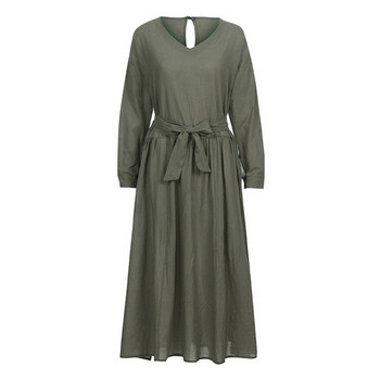 Hétköznapi női ruha megkötővel és szürke slicceléssel