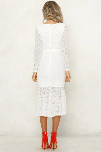 Stílusos női csipkeruha mély nyakkivágással, fehér és fekete színben