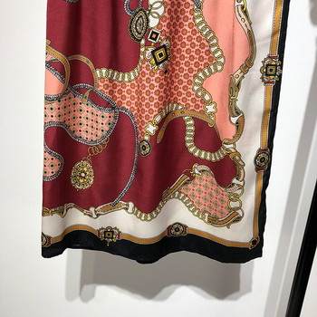 Hosszú, széles szoknya színes mintával, rugalmas derékkal