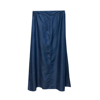 Hosszú és széles női szoknya kék gombokkal