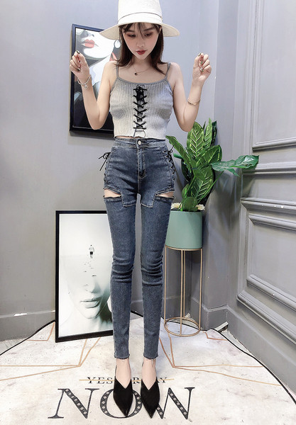 Aktuális női farmer magas derékkal, két színben cipzárral