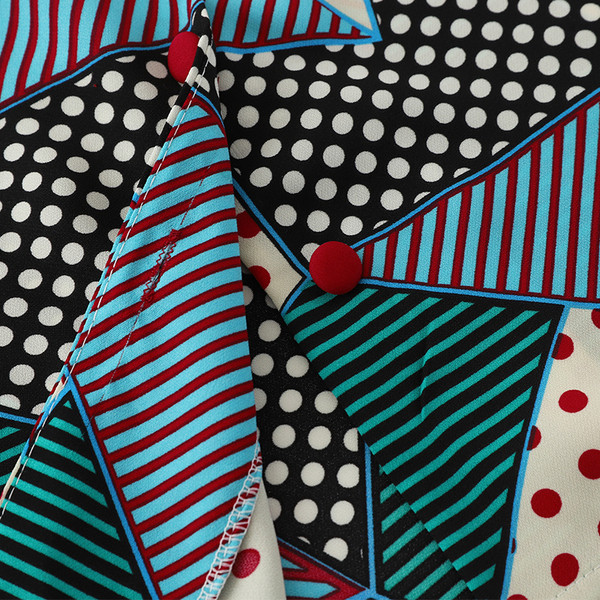 Stílusos női szett színes inggel és piros szoknyával