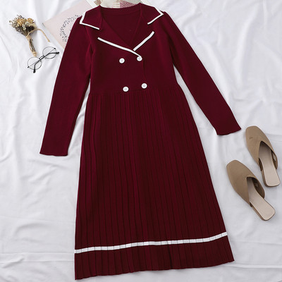 Vékony kötésből készült stílusos női ruha többféle színben