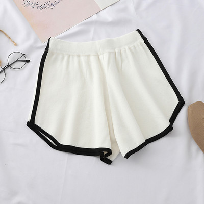 Alkalmi női rövidnadrág négy színben