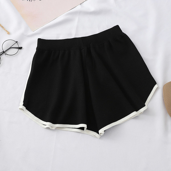 Alkalmi női rövidnadrág négy színben