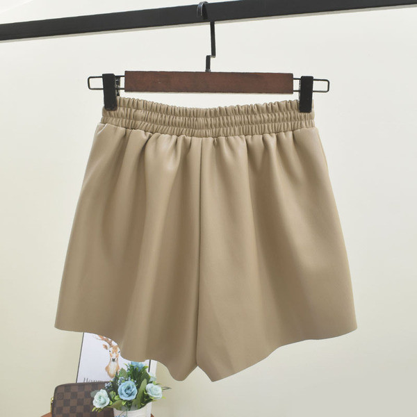 Női bőr rövidnadrág elasztikus derékkal, többféle színben