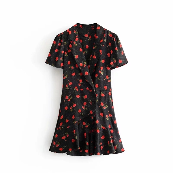 Új modell aktuális női ruha virágos motívumokkal, fekete színben