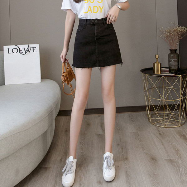 Modern női szoknya fekete színben, magas derékkal