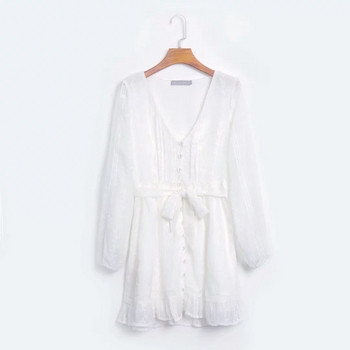 Modern női ruha fehér övvel