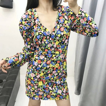 Modern női ruha V-nyakú, hosszú ujjú, virágos motívumokkal