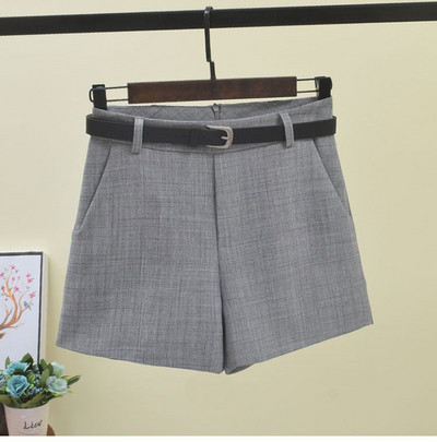 Modern női rövidnadrág övvel több színben