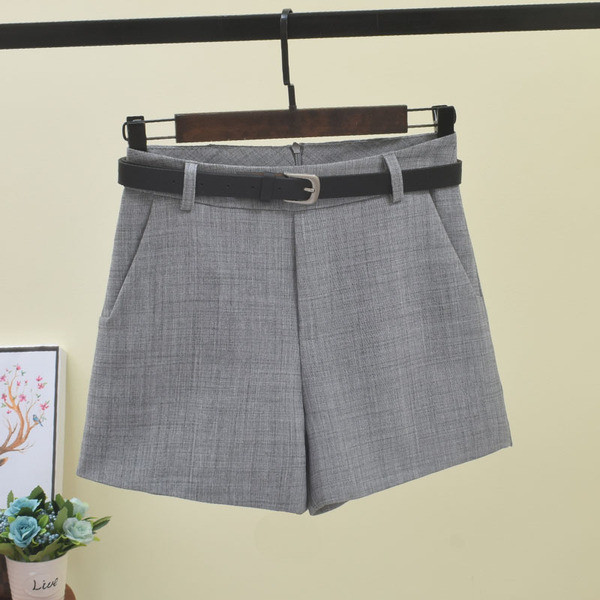 Modern női rövidnadrág övvel több színben