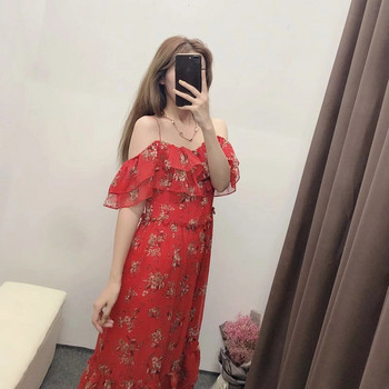 Kivágott női ruha piros pántokkal