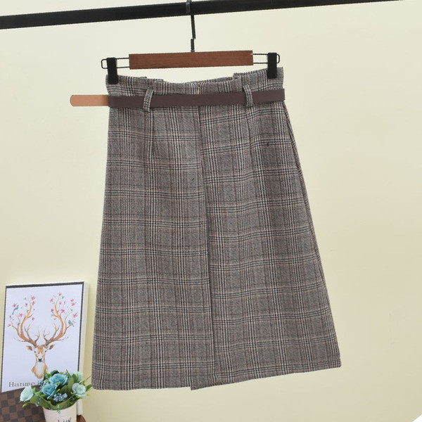 Női kockás szoknya aszimmetrikus modell