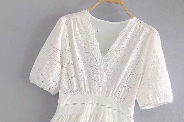 Jelenlegi fehér női ruha