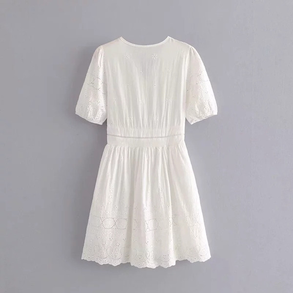 Jelenlegi fehér női ruha