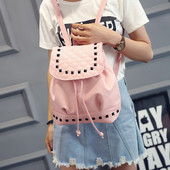 Hétköznapi női hátizsák fém elemekkel több színben