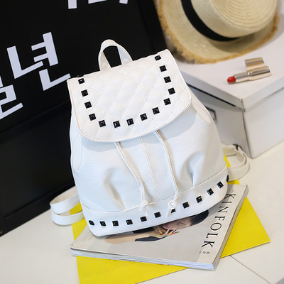 Hétköznapi női hátizsák fém elemekkel több színben