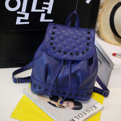 Hétköznapi női hátizsák fém elemekkel több színben