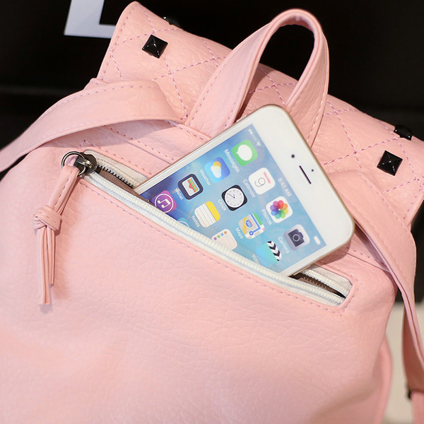 Hétköznapi női hátizsák fém elemekkel több színben