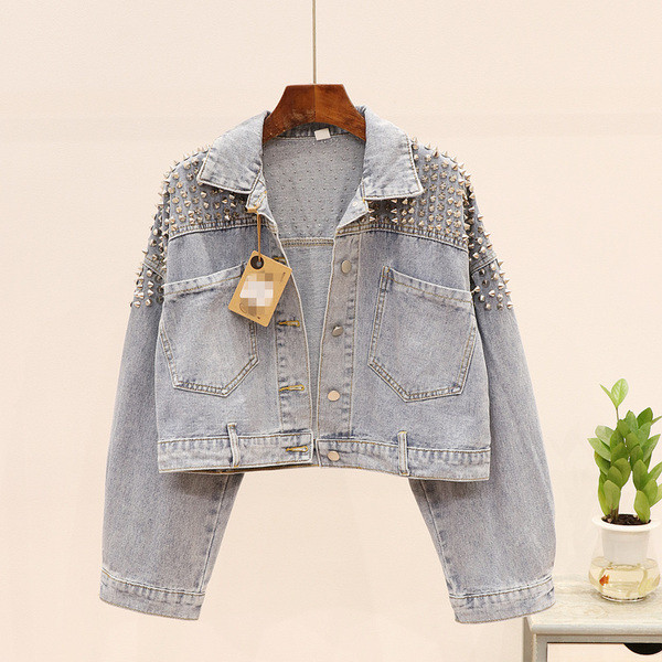 Geaca de dama din denim cu elemente metalice in culori deschise si inchise