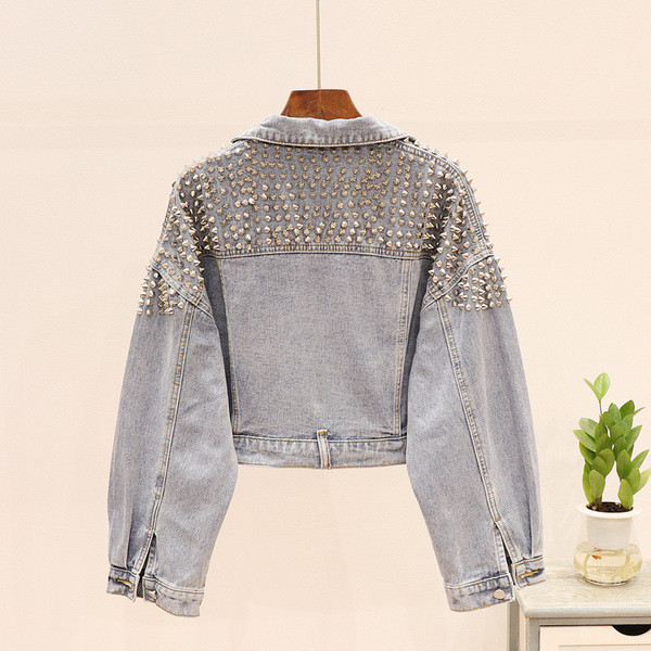 Geaca de dama din denim cu elemente metalice in culori deschise si inchise